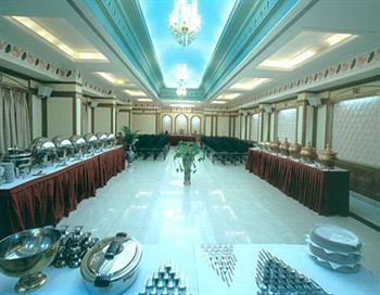 Rukmini Riviera Hotel ไฮเดอราบัด ภายนอก รูปภาพ