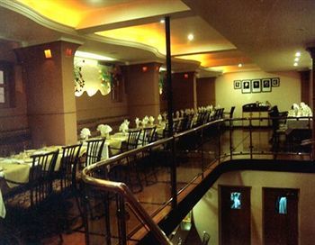 Rukmini Riviera Hotel ไฮเดอราบัด ภายนอก รูปภาพ